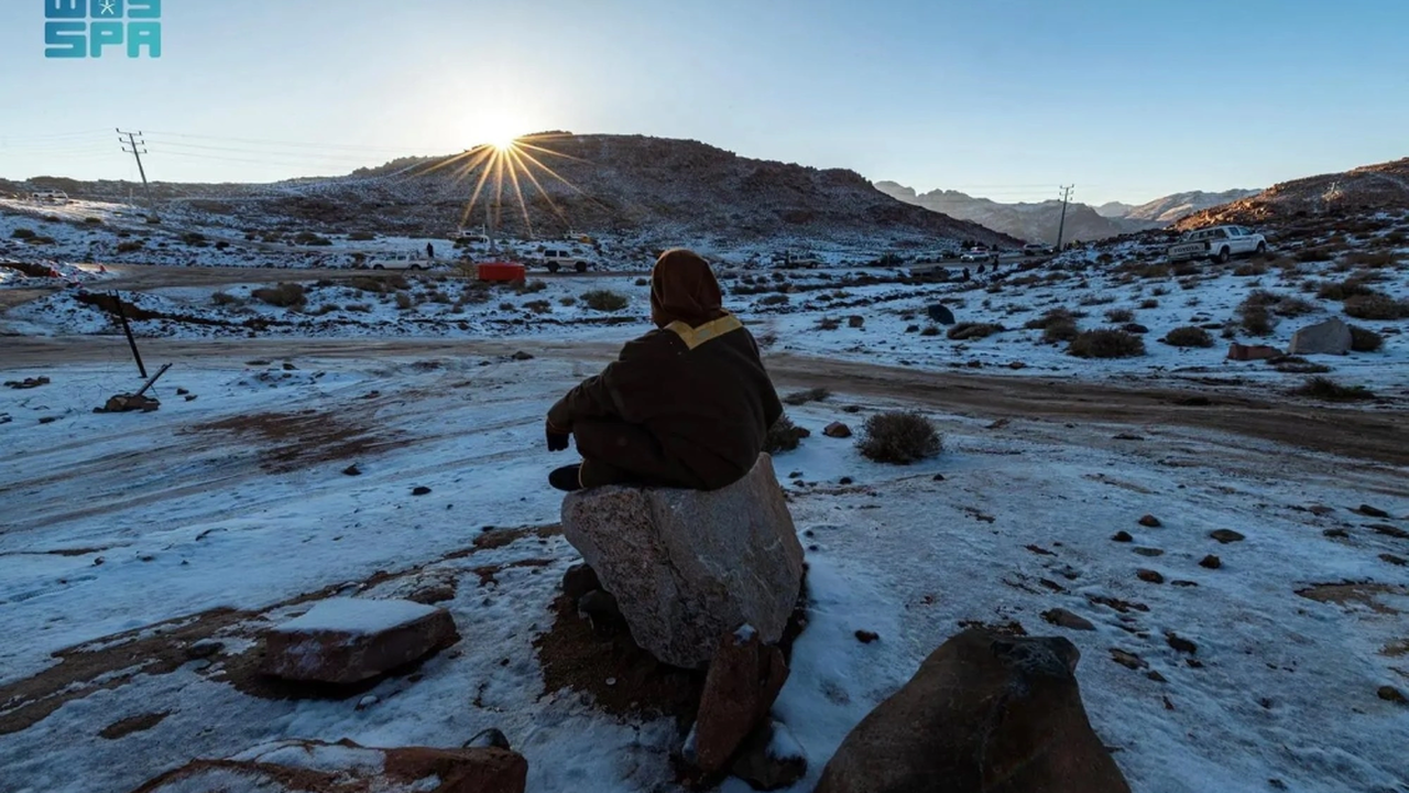 سحب ممطرة تغطي سماء الرياض وموجة صقيع تضرب المناطق الشمالية للمملكة